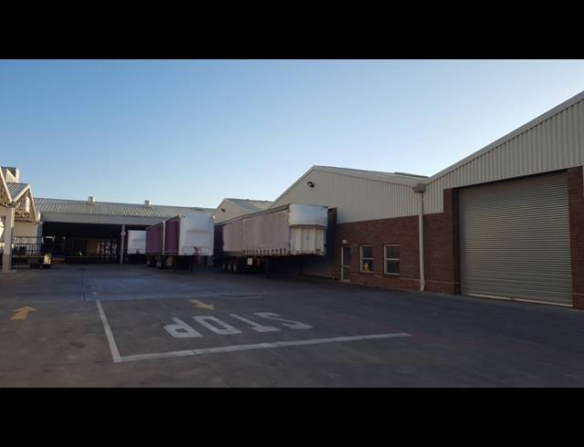 8,457M² WAREHOUSE RENTED IN BELLVILLE CENTRAL
